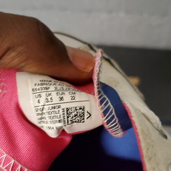 Sneakers - Picture 4 of 6